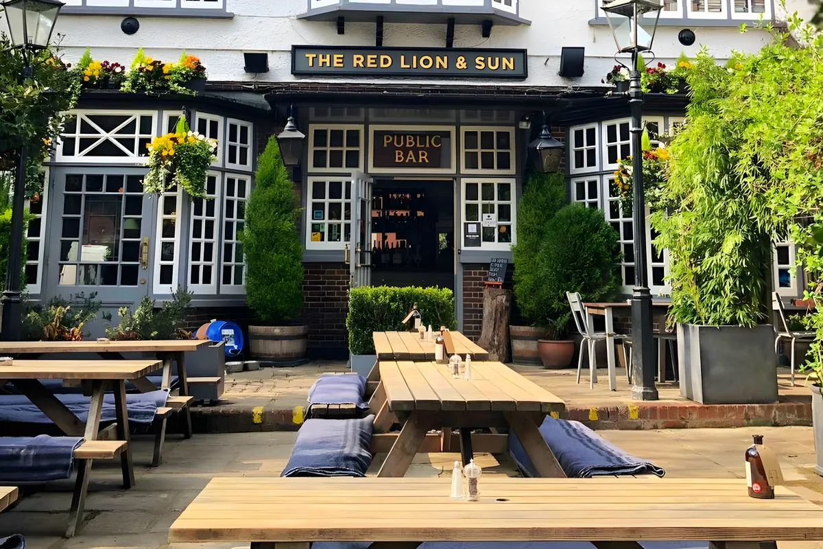 The Red Lion & Sun