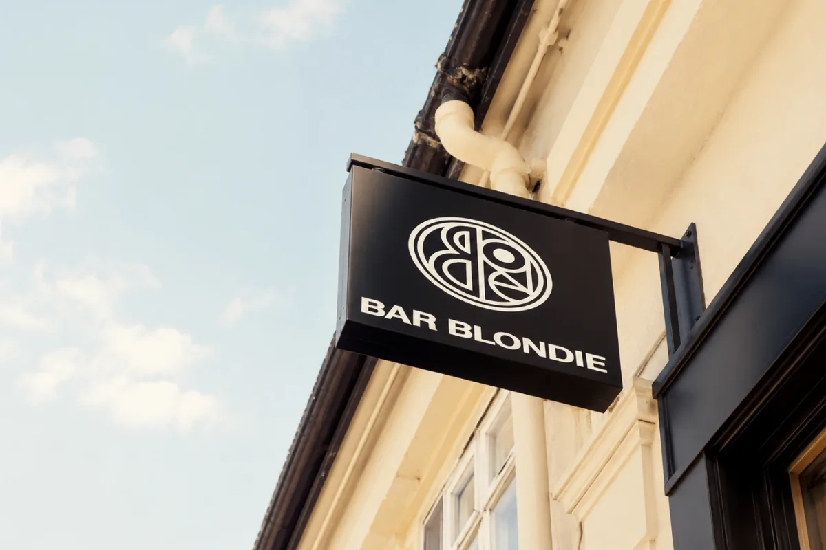Bar Blondie